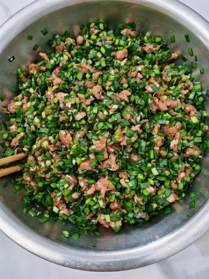 韭菜肉饺子的做法（大白菜肉饺子馅的做法）-第5张图片-窝头美食网