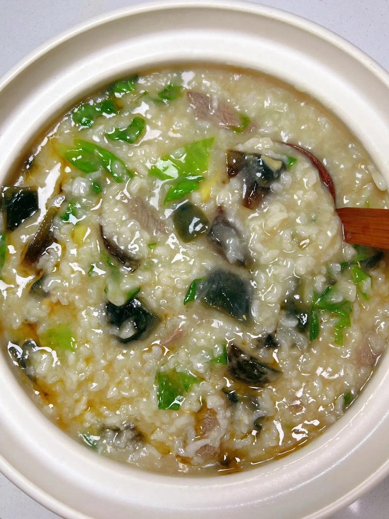 皮蛋粥家常做法(皮蛋粥怎做)-第3张图片-窝头美食网 皮蛋粥家常做法(皮蛋粥怎做)-第3张图片-窝头美食网