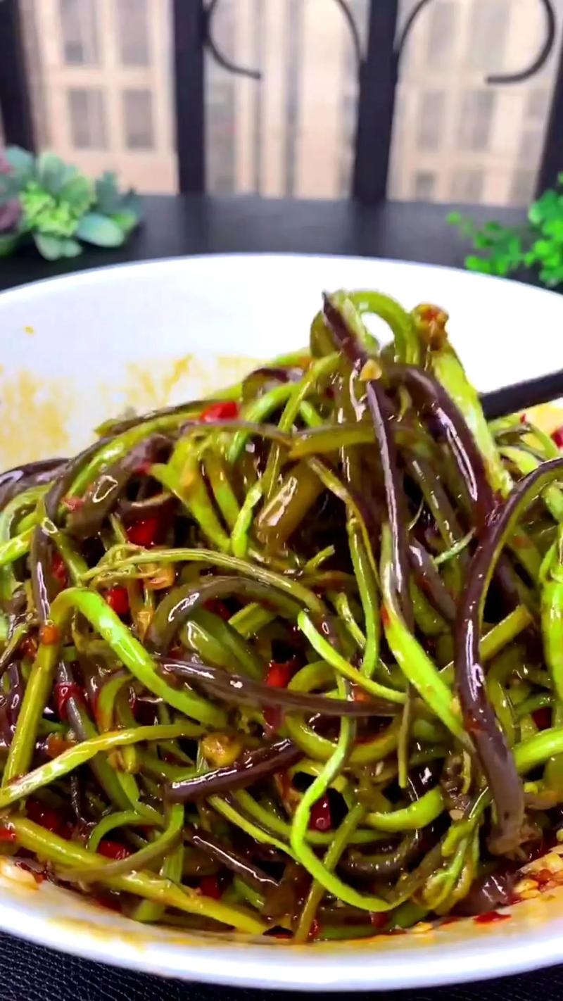 水蕨菜怎么做好吃(水蕨菜的功效与作用)-第4张图片-窝头美食网 水蕨菜怎么做好吃(水蕨菜的功效与作用)-第4张图片-窝头美食网