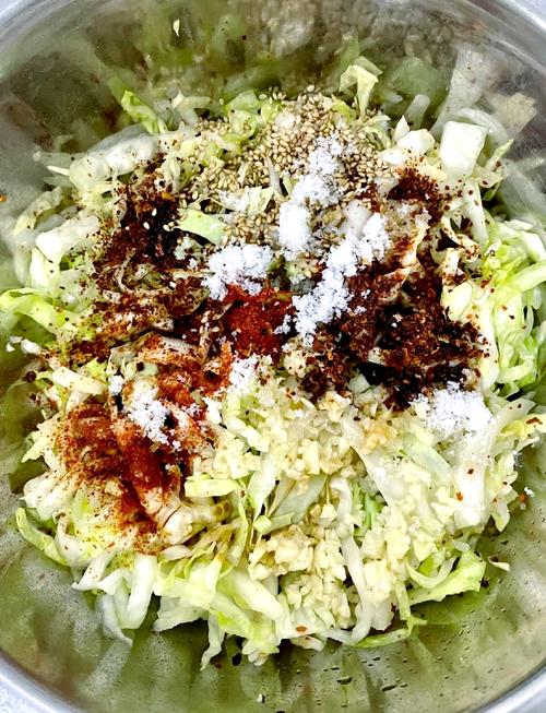 卷心菜怎么淹着好吃（卷心菜怎么淹着好吃又简单）-第7张图片-窝头美食网
