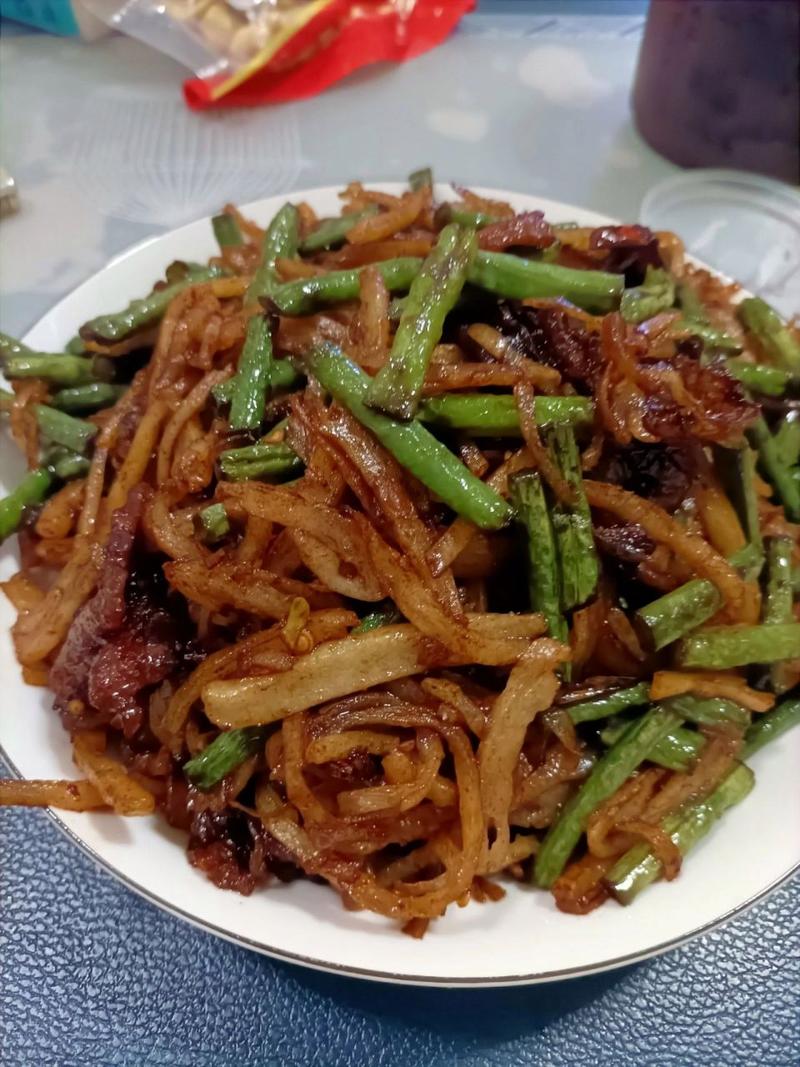 豆角闷饼丝的家常做法(豆角焖饼要焖多长时间)-第4张图片-窝头美食网 豆角闷饼丝的家常做法(豆角焖饼要焖多长时间)-第4张图片-窝头美食网