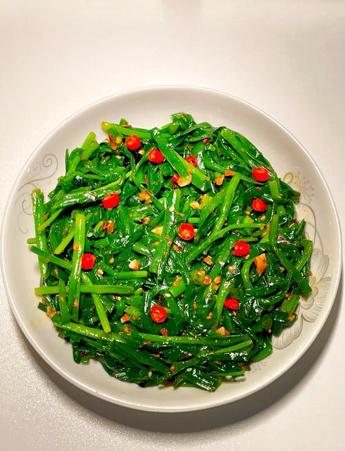 韭菜的家常做法(韭菜炒鸡蛋的家常做法)-第6张图片-窝头美食网 韭菜的家常做法(韭菜炒鸡蛋的家常做法)-第6张图片-窝头美食网