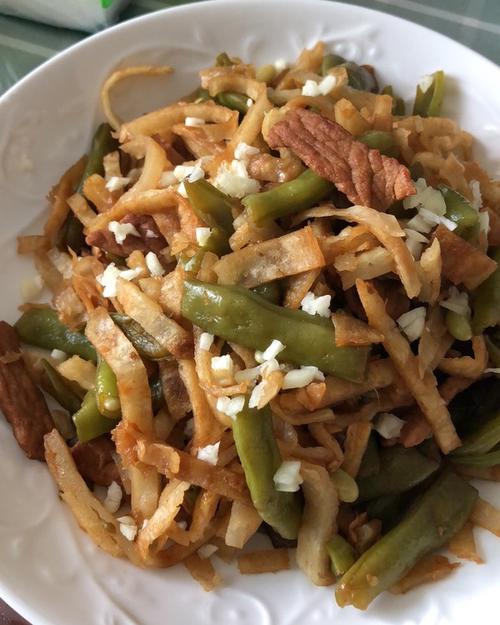 豆角烩饼的家常做法(豆角烩菜图片)-第6张图片-窝头美食网 豆角烩饼的家常做法(豆角烩菜图片)-第6张图片-窝头美食网