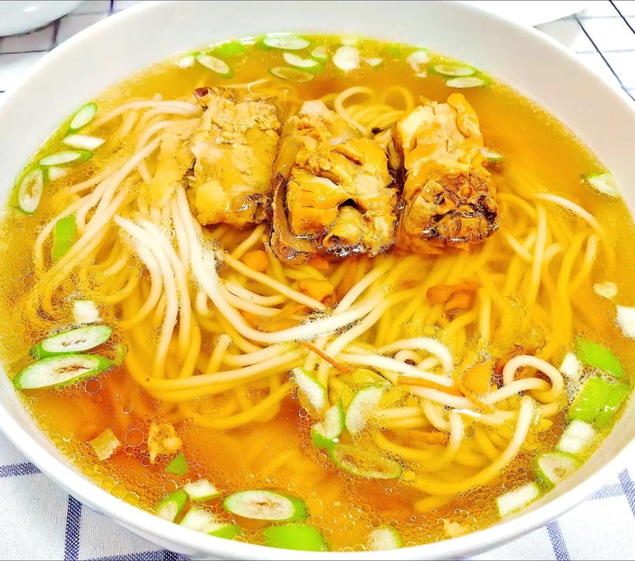 公鸡面怎么做好吃(公鸡面的做法大全)-第1张图片-窝头美食网 公鸡面怎么做好吃(公鸡面的做法大全)-第1张图片-窝头美食网